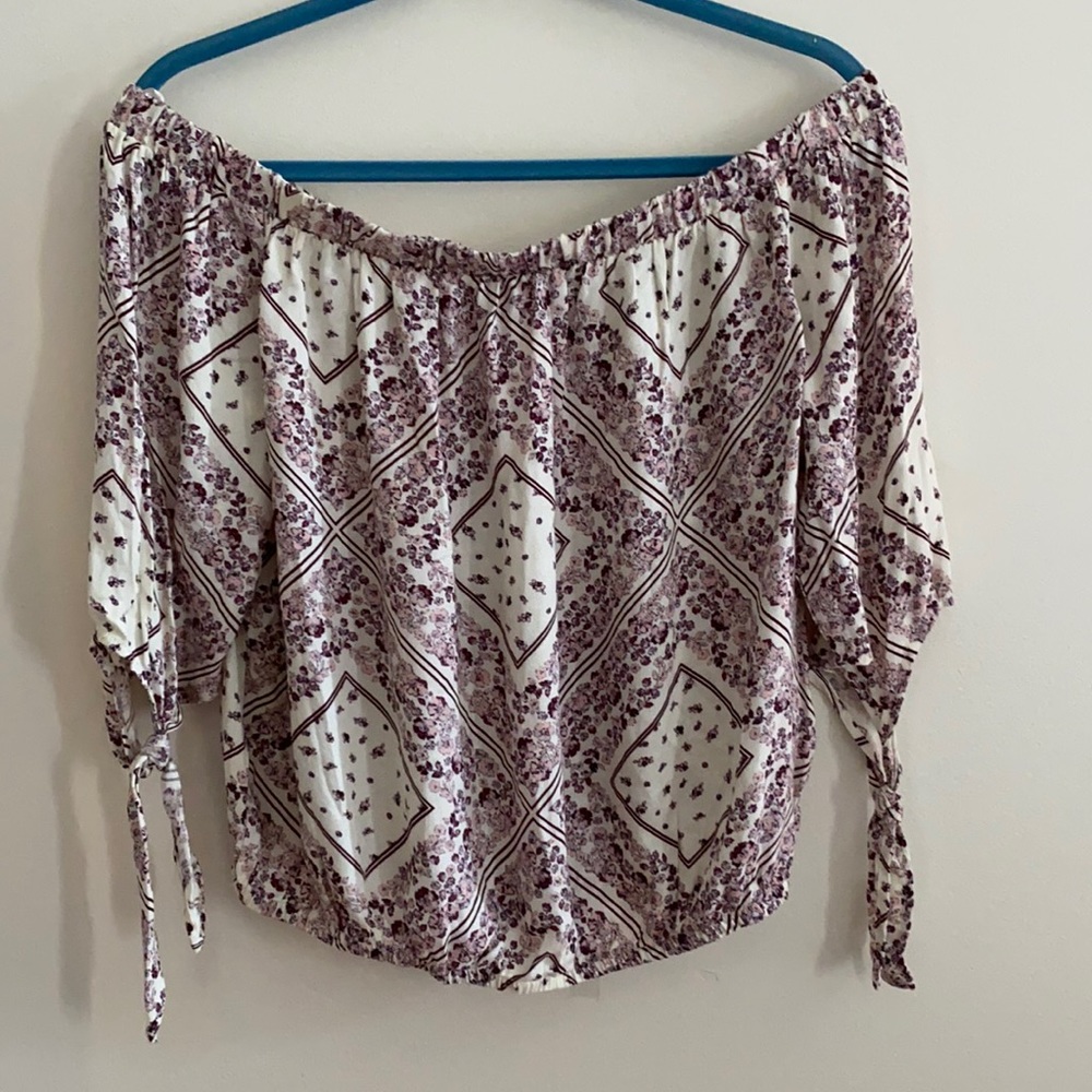 Off the shoulder Rue 21 shirt